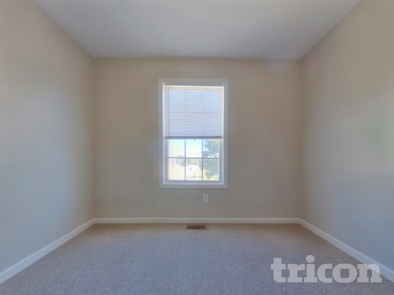 Building Photo - 6655 Breckenridge Dr