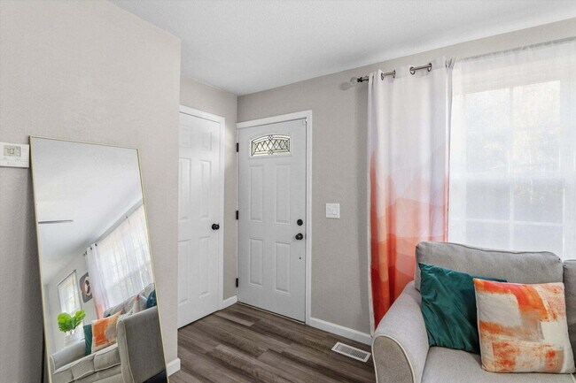 Building Photo - FULLY FURNISHED NORTH AUGUSTA HOME