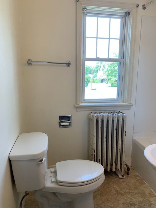 Building Photo - 1343-1347 Scotland Ave