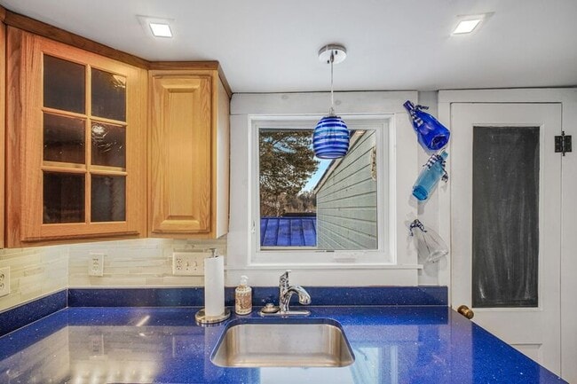 Building Photo - 1109 Caroline St