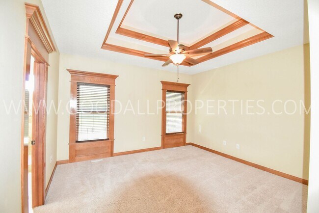 Building Photo - Beautiful 4 Bedroom in Waukee