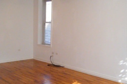 Living Area - 1428 N Greenview Ave