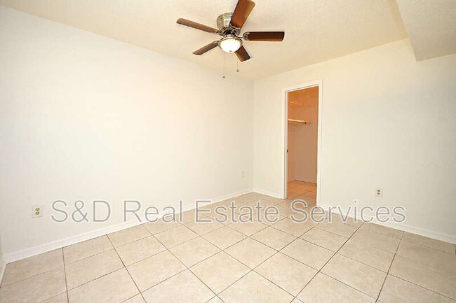Building Photo - 141 Fernery Rd