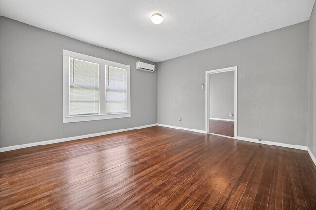Building Photo - 3010 Garrow St