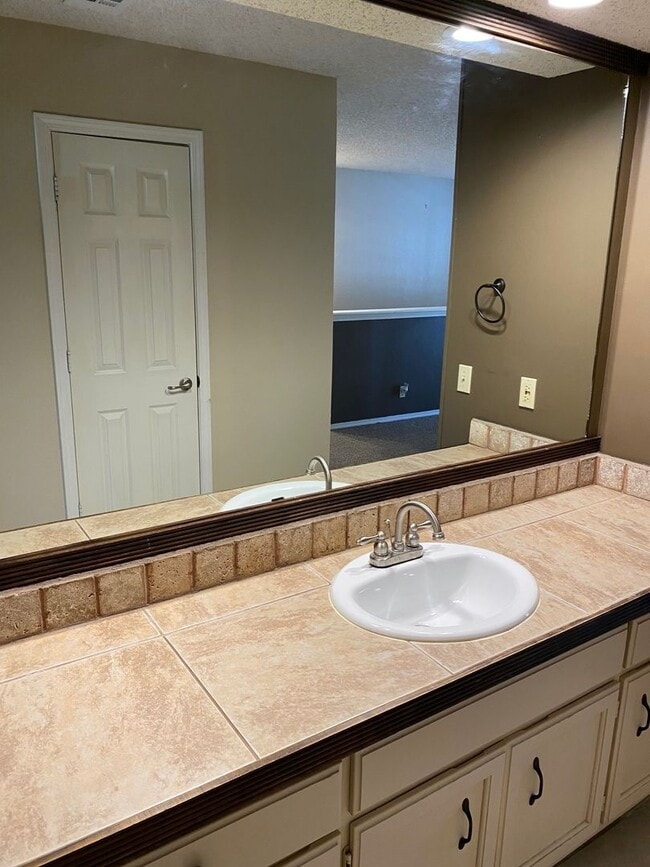 Building Photo - Darling Gathering Place Brookside Townhouse - Gated Community - 1 bedroom 1.5 bath, Small Fenced ...