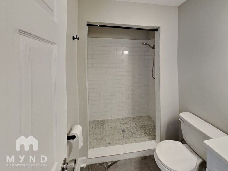Building Photo - 8539 Sharonbrook Dr