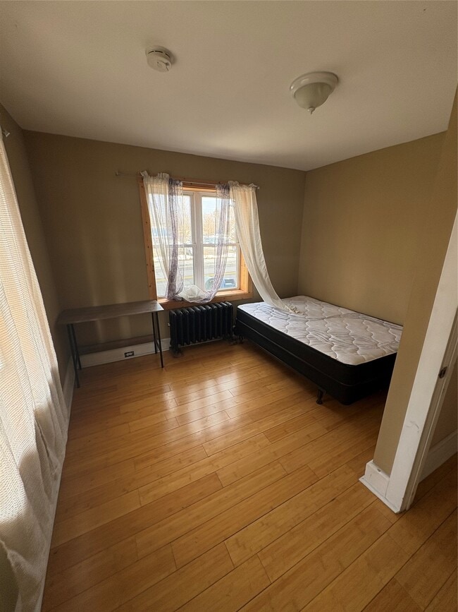 Building Photo - 198 Court St