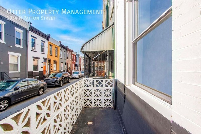 Building Photo - 3BR/2BA Updated Brewerytown Apt with Priva...