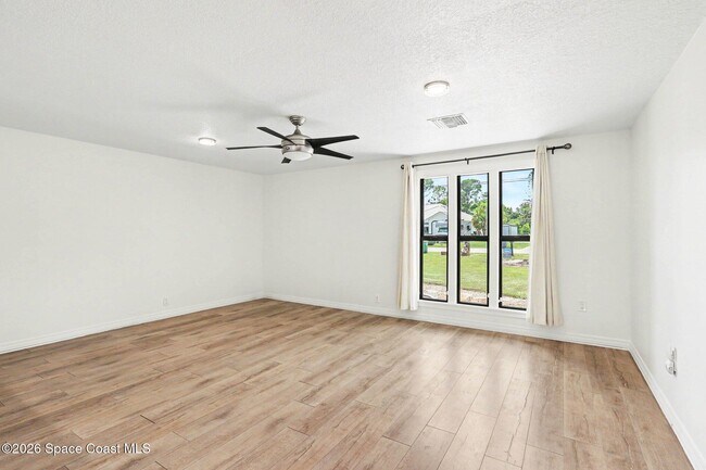Building Photo - 3200 N Tropical Trail
