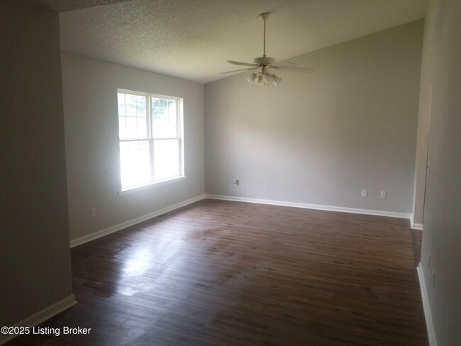Building Photo - 737 Andra Dr