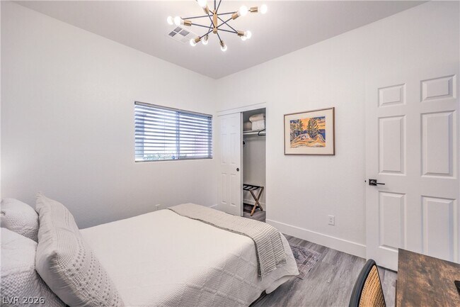 Building Photo - 10762 Flame Vine Ct