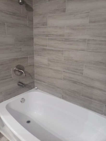 Building Photo - 5031 Homerlee Ave