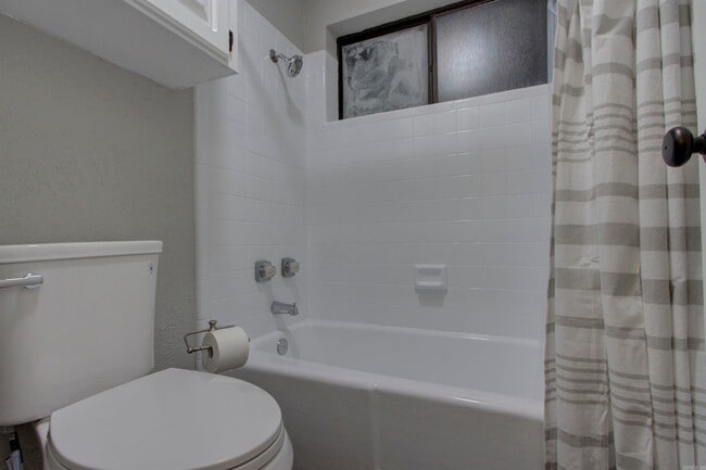 Building Photo - 3514 Skyline Blvd