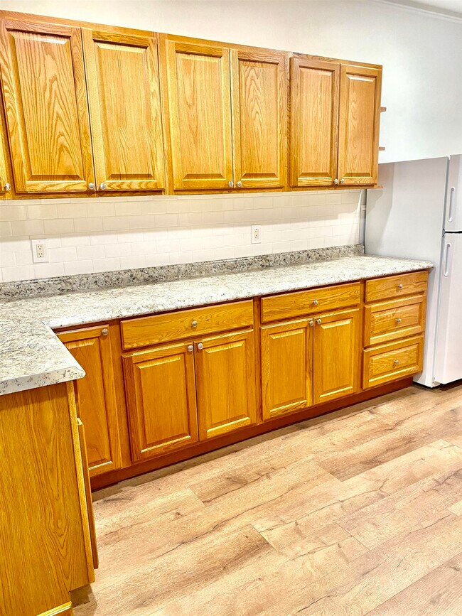 Building Photo - 46 Prescott St