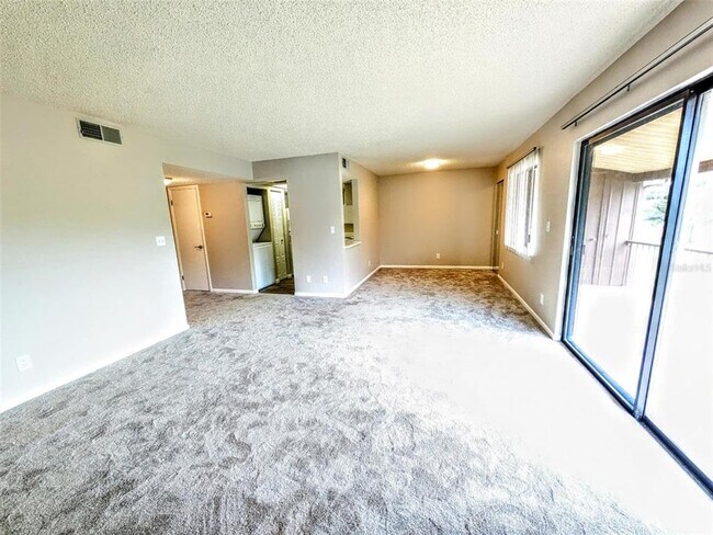 Building Photo - 743 Midway Dr