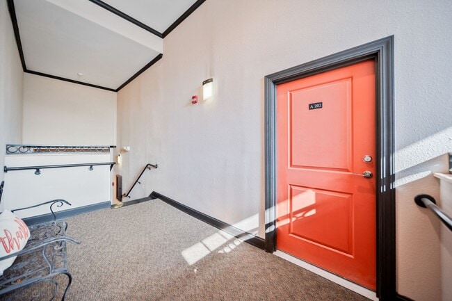 Building Photo - Charming 2-bedroom Condo- Old Shandon