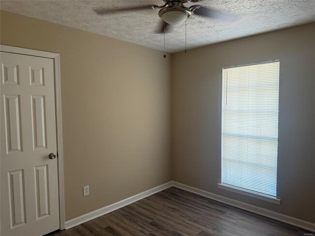 Building Photo - 1206 Kingston Green Dr