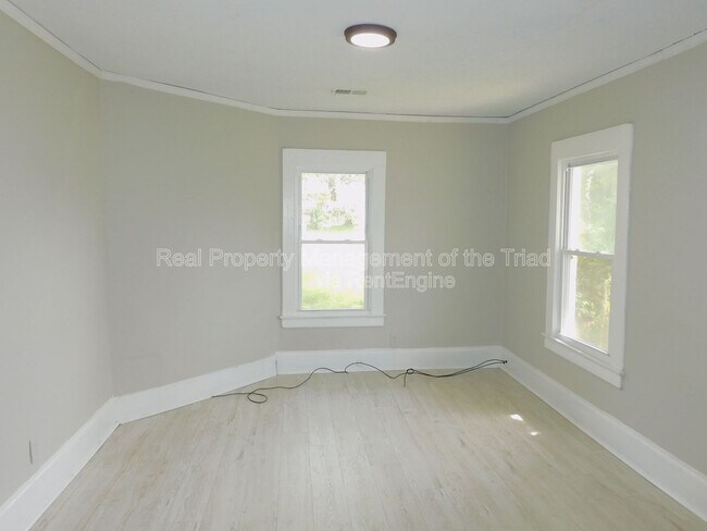 Building Photo - 1217 Pearson Pl