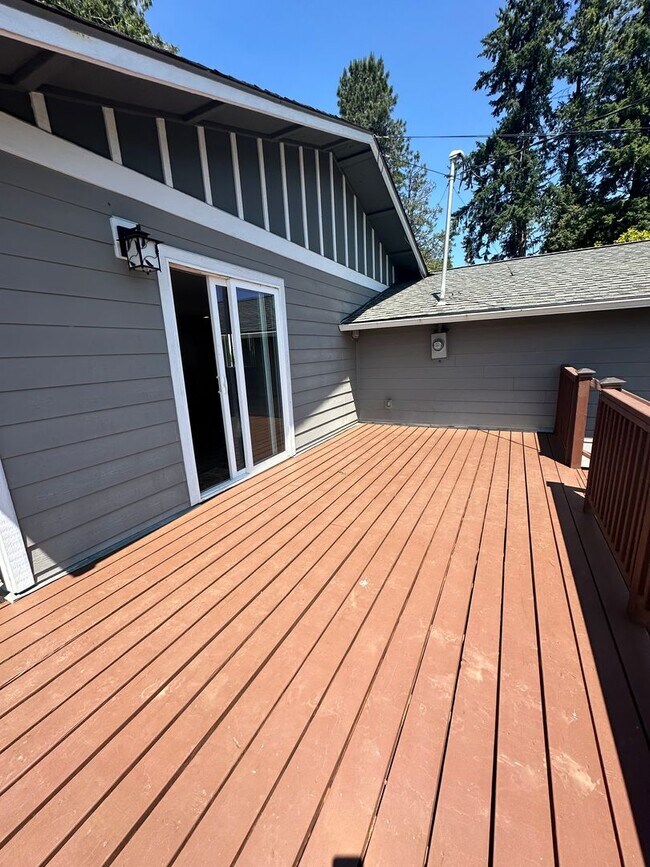 Building Photo - Wonderful Ranch Style Home in Camas!