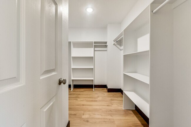 Building Photo - Longhorn Ranch-Barndo Community-Half Acre Lots