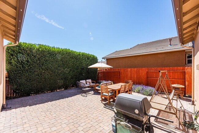 Building Photo - Upgraded 3 bed 2 ba 1862 sq. ft. w/ 2 car ...