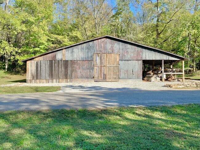 Building Photo - 3979 Lem Davis Rd