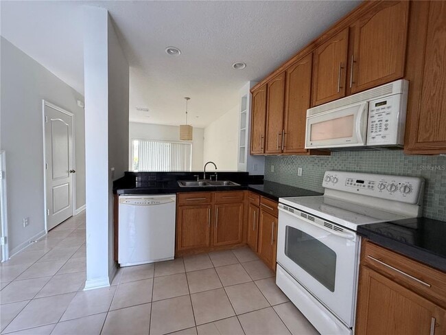 Building Photo - 3549 Wilshire Way Rd
