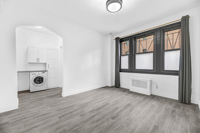 Primary Photo - 1010 25th St NW