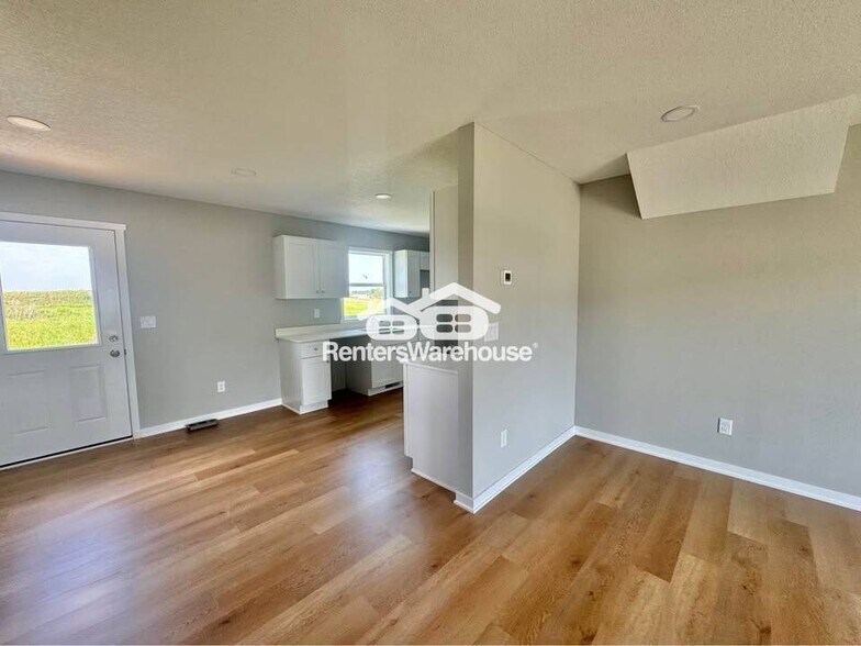 Building Photo - 1009 Adler Ct