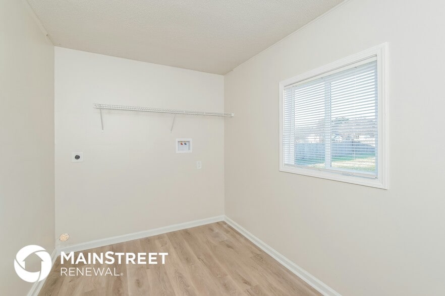 Building Photo - 7735 Bellchase Ln