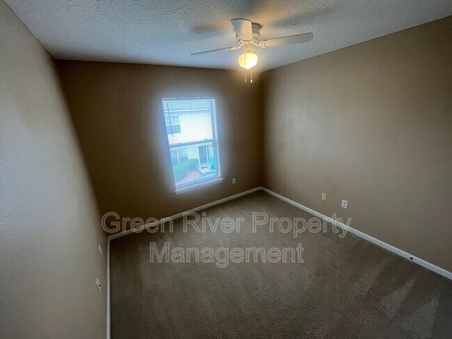 Building Photo - 1500 Calming Water Dr