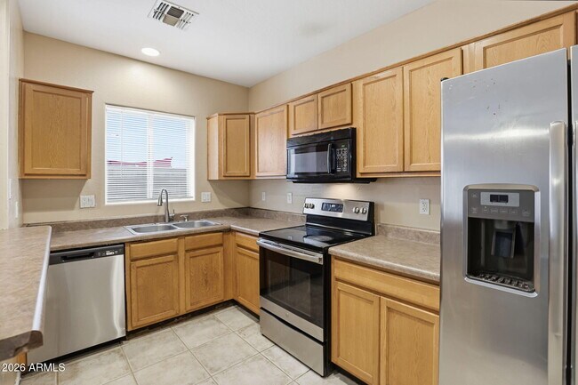 Building Photo - 15818 N 25th St