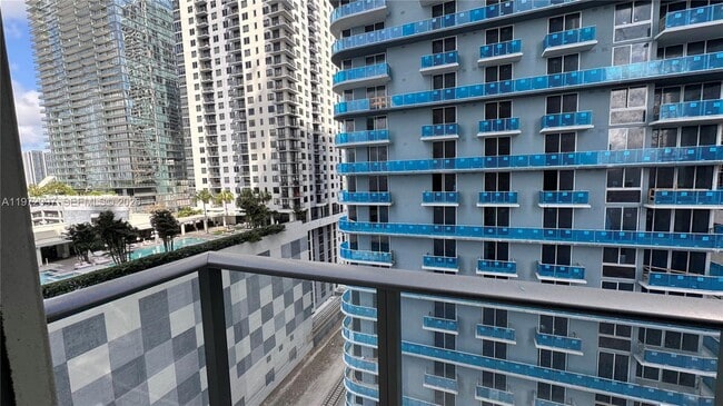 Building Photo - 11 NE 6th St