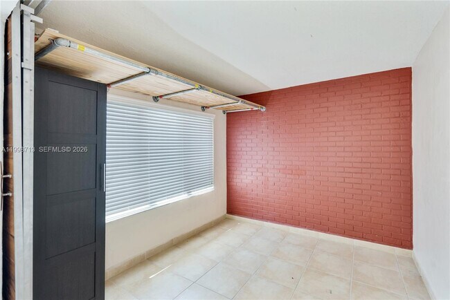 Building Photo - 1333 SW 16th St