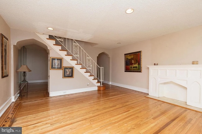 Building Photo - 1827 73rd Ave