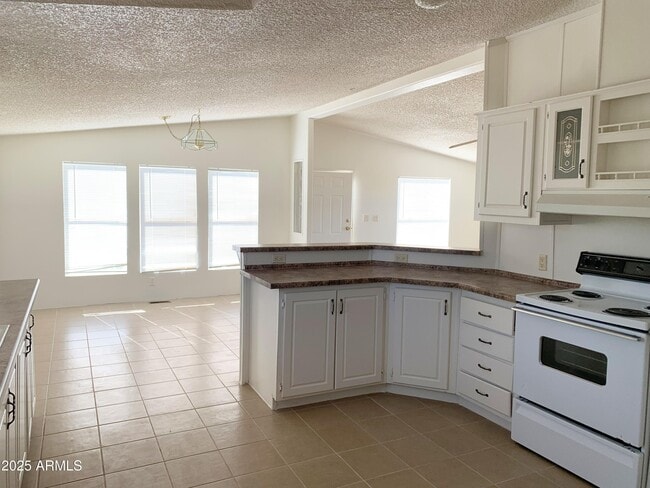 Building Photo - 1225 N San Marcos Dr