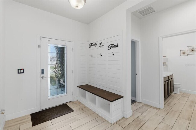 Building Photo - 3053 Red Hawk Ln
