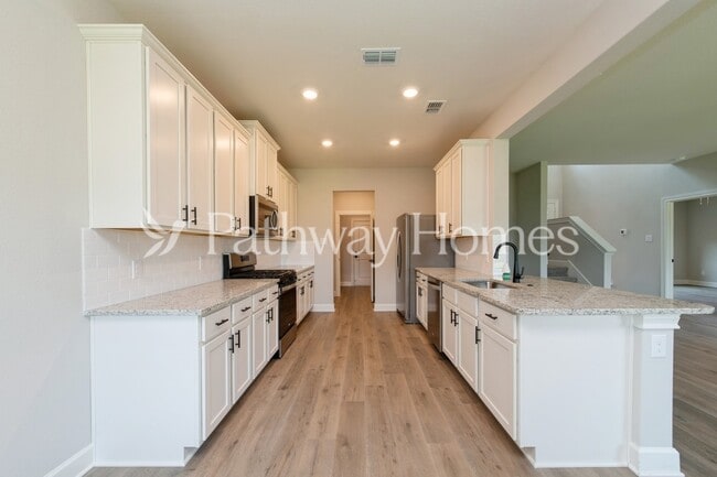 Building Photo - 623 Brookside Dr