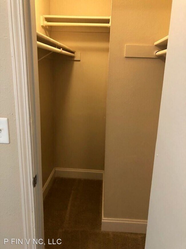 Building Photo - 4 br, 2 bath House - 106 Barnsbury Ct