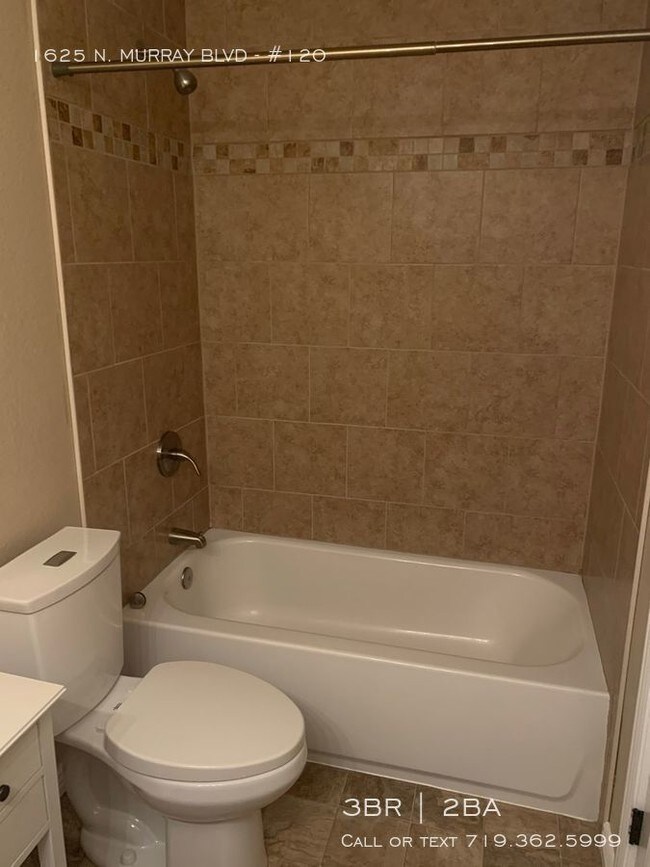 Building Photo - 5 Fountains End unit