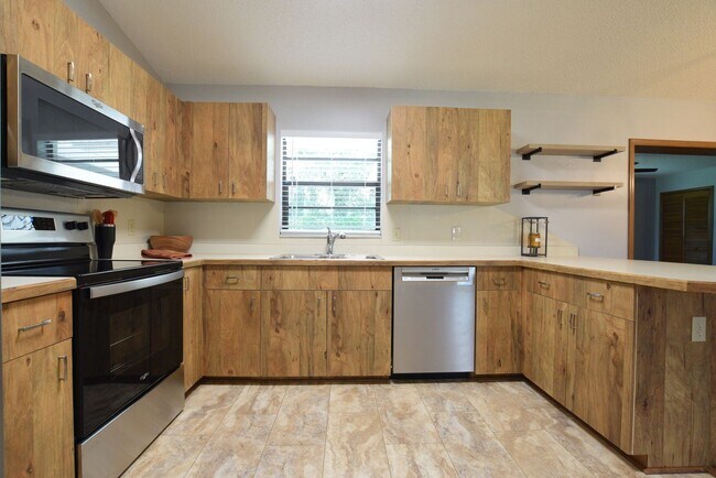 Building Photo - 3 br, 2 bath House - 236 Secret Way