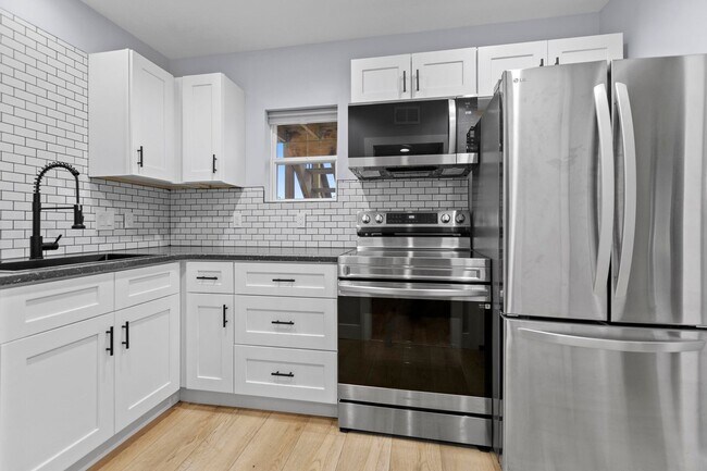 Building Photo - 3210 S 48th St