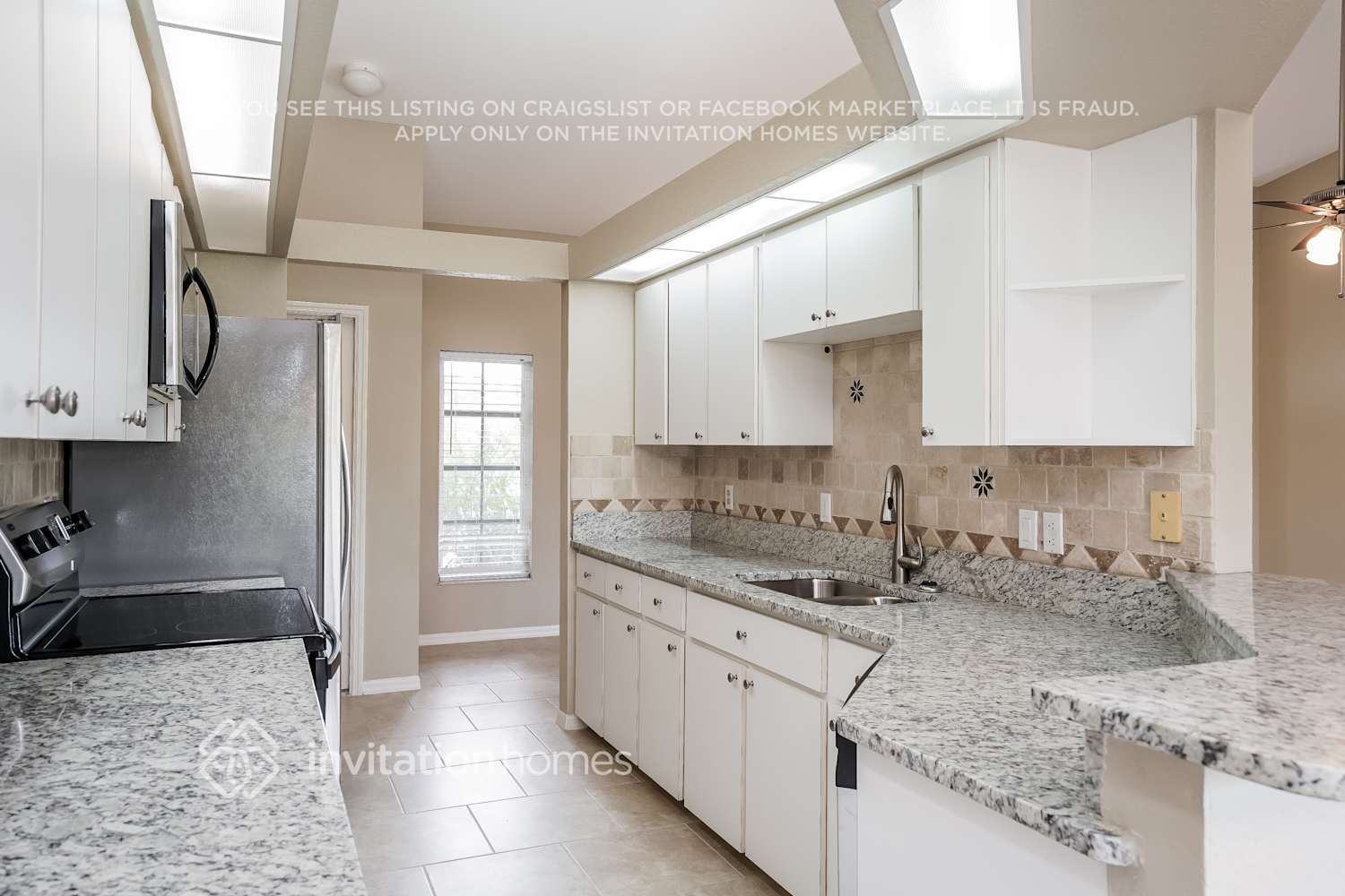 Building Photo - 23156 Hillsdale Ave