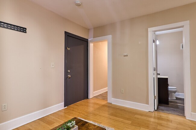 Building Photo - 198 Court St