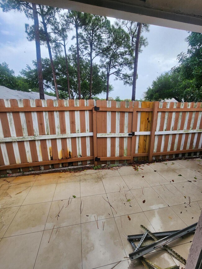 Building Photo - 5231 Pine Abbey Dr S