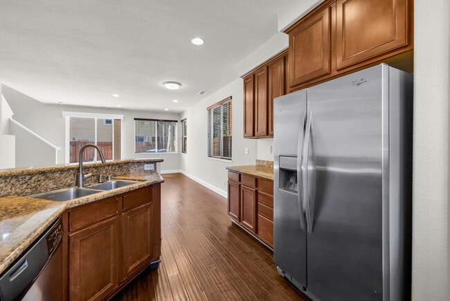 Building Photo - 9 Dulcibbella Pl