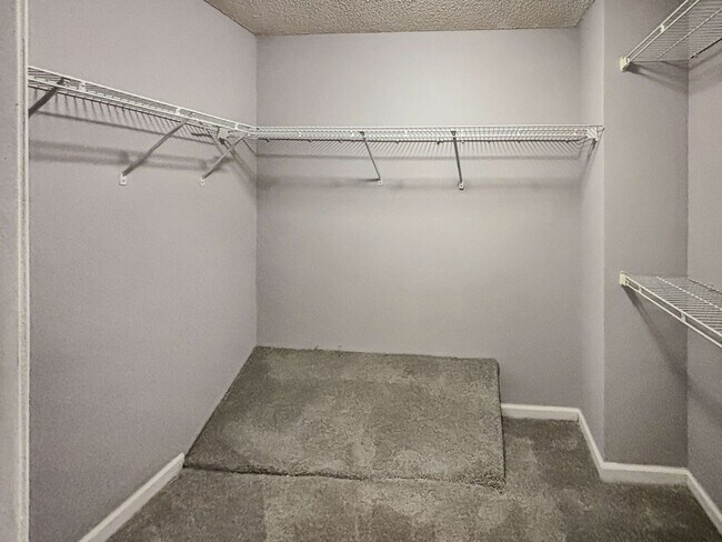 Building Photo - Beautiful and Comfortable Home in Mableton!