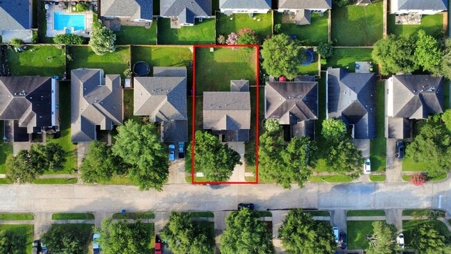 Building Photo - 21531 Pointed Oak Ln