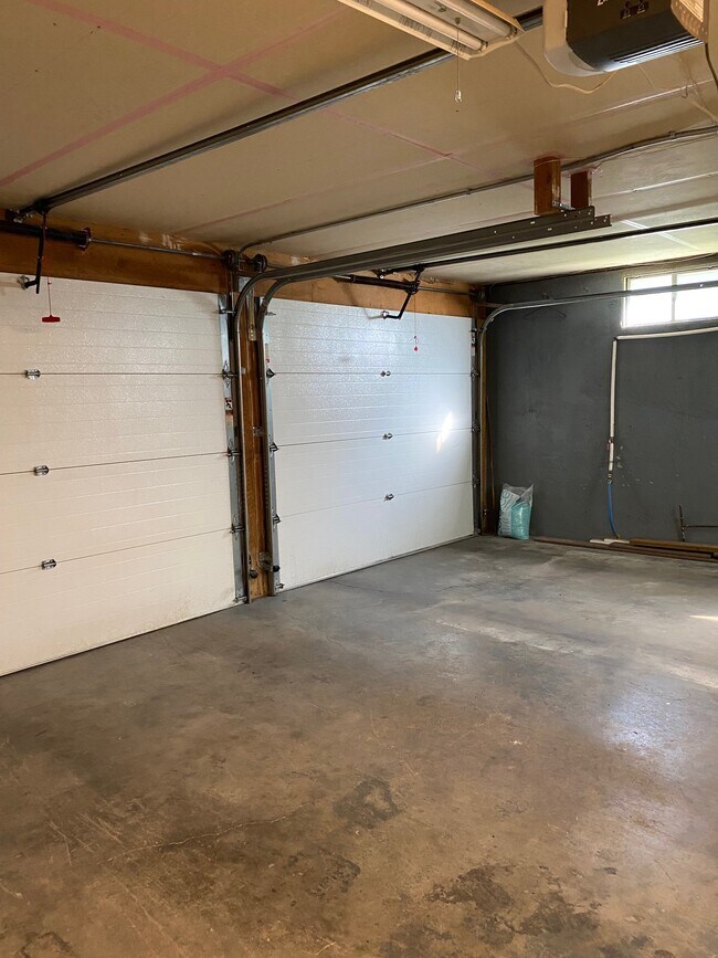 Building Photo - 128 Sunset Ridge