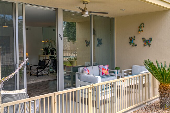 Building Photo - 477 Desert Lakes Dr